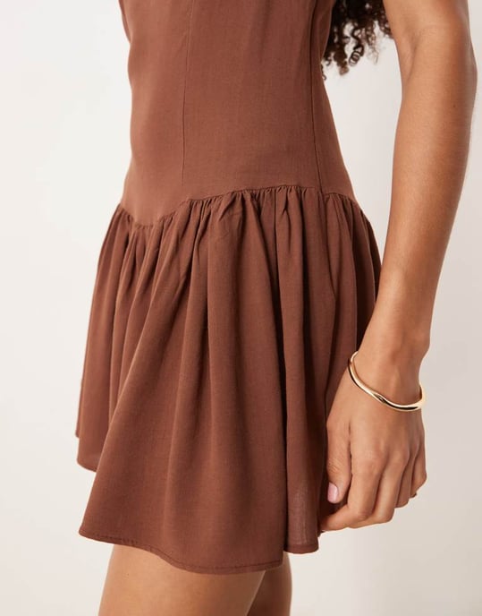 ASOS DESIGN linneblandning drop waist mini klänning i choklad - Image 3