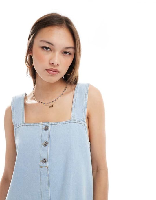 Miss Selfridge knapplandad denim baby doll-klänning i blekt tvätt - Image 3