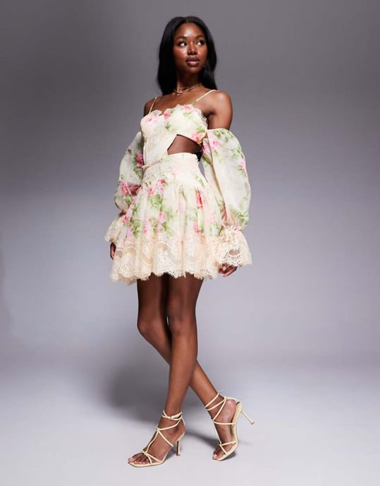 ASOS LUXE mönstrad skater miniklänning med spetsutskärning i smörblommor - Image 1