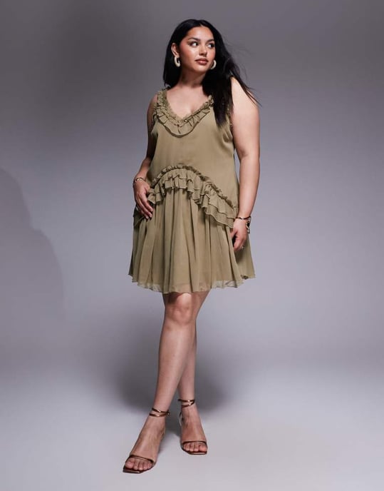 ASOS DESIGN Curve volangband detalj mini klänning med guldtrim i khaki - Image 2