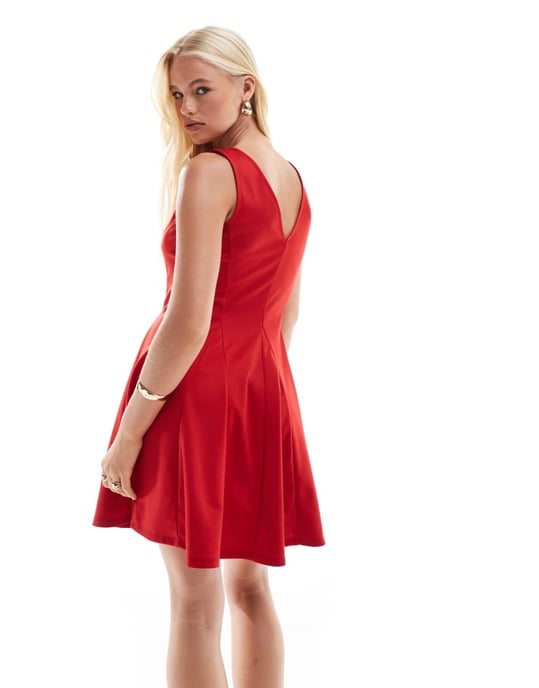 ASOS DESIGN ponter utan ärmar V-ringad godet mini-klänning i röd - Image 3