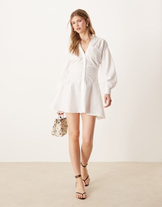 ASOS DESIGN mini skjortklänning med rynkade paneler i vitt - Image 1