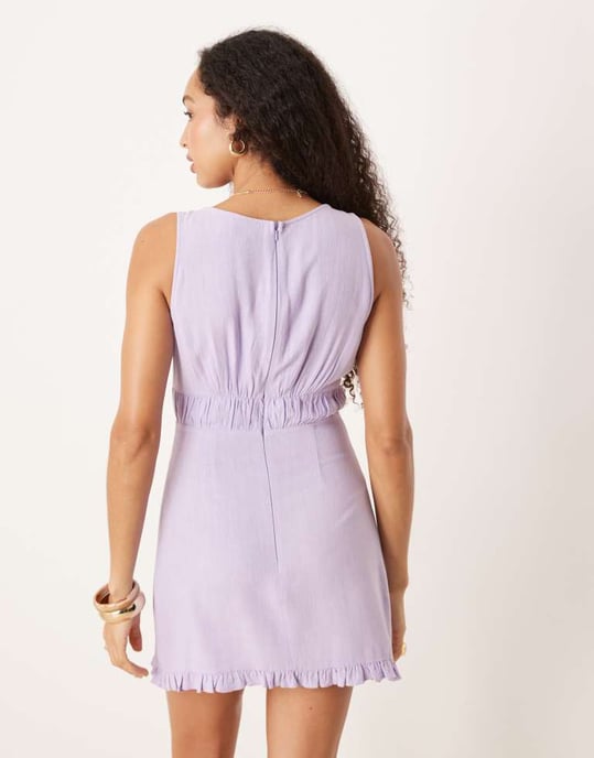ASOS DESIGN v-ringad miniklänning med knyt fram i lila - Image 4