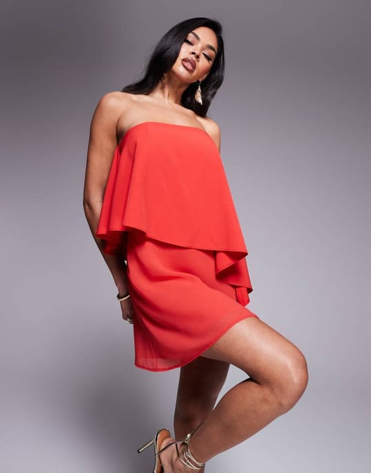 ASOS DESIGN bandeau asymmetrisk kontrasttyg sned mini klänning i röd - Image 3