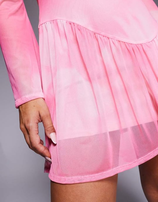 ASOS DESIGN minikjol med formad fåll och svängig kjol i rosa mönster - Image 2