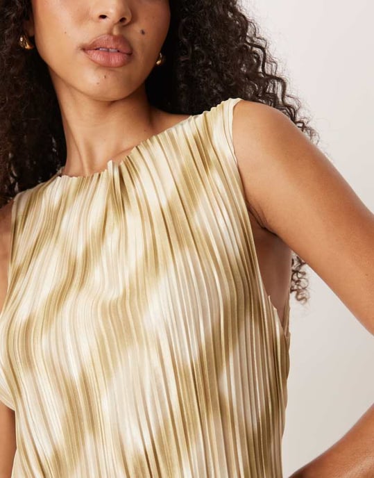 ASOS DESIGN plisserad ärmlös klänning med snedhals i grön rutigt mönster - FLERA - Image 3