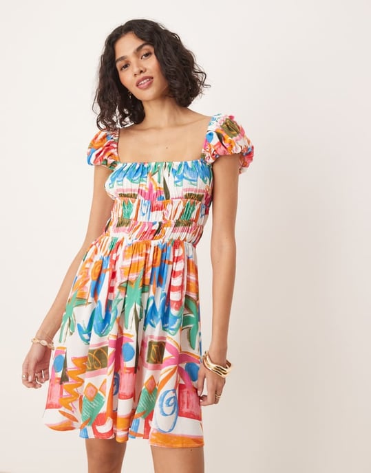 ASOS DESIGN mini klänning med fyrkantig halsringning och cinchad midja i konversationsmönster - Image 4