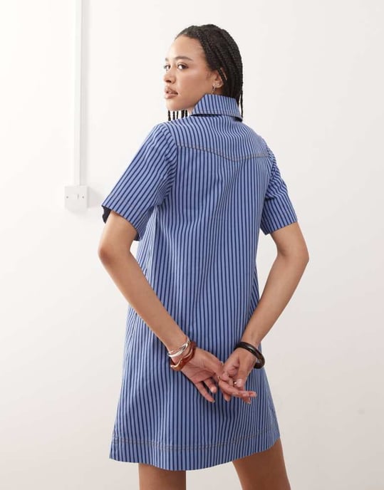 Återvunnen vintage denim skjortklänning i blå tonad randig mönstring - Image 4