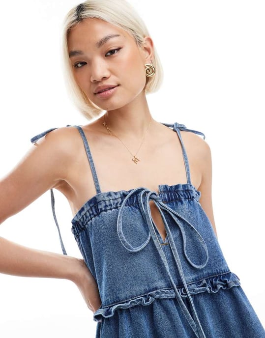 Miss Selfridge denim volang svingklänning i medtvätt - Image 3