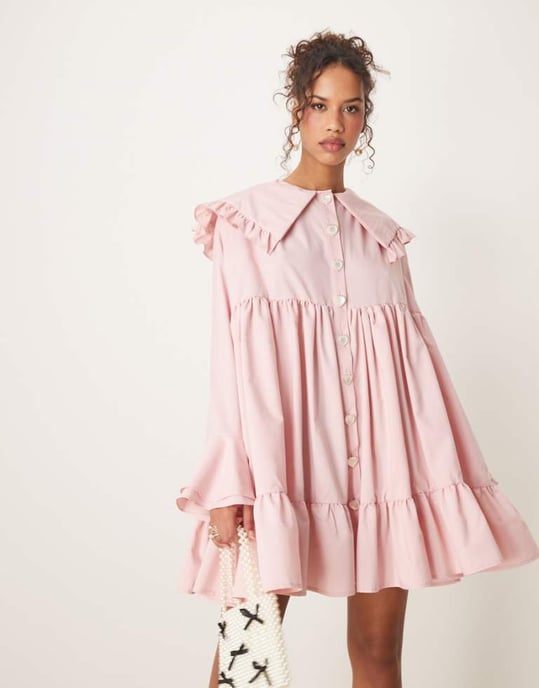 Sister Jane oversized krage volang mini klänning med hjärtknapp i ljusrosa - Image 1