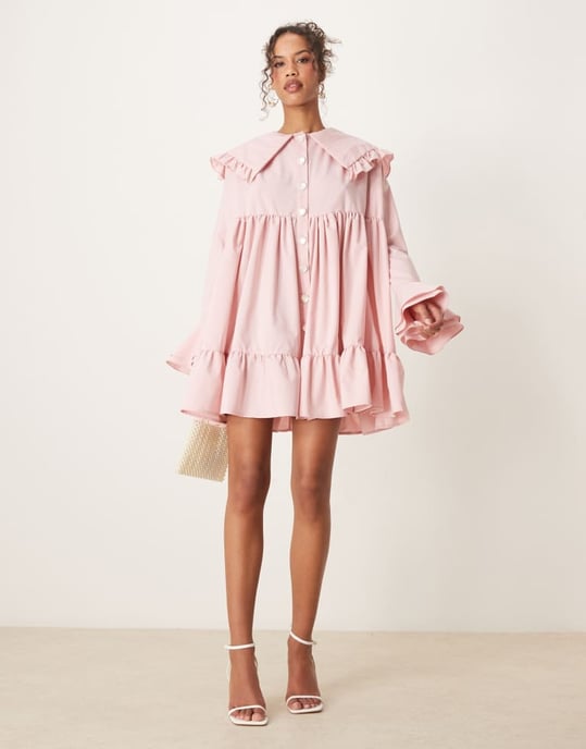 Sister Jane oversized krage volang mini klänning med hjärtknapp i ljusrosa - Image 3