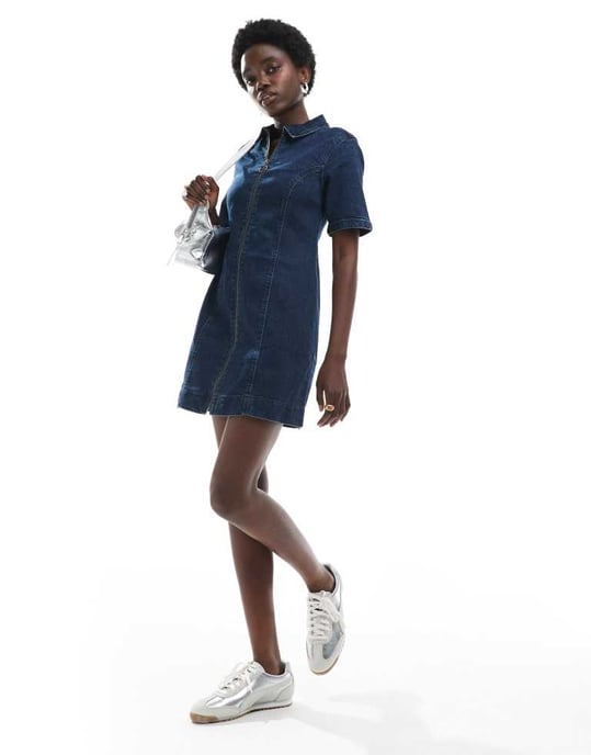 ASOS DESIGN denim kortärmad miniklänning med dragkedja i mörk tvätt - Image 4