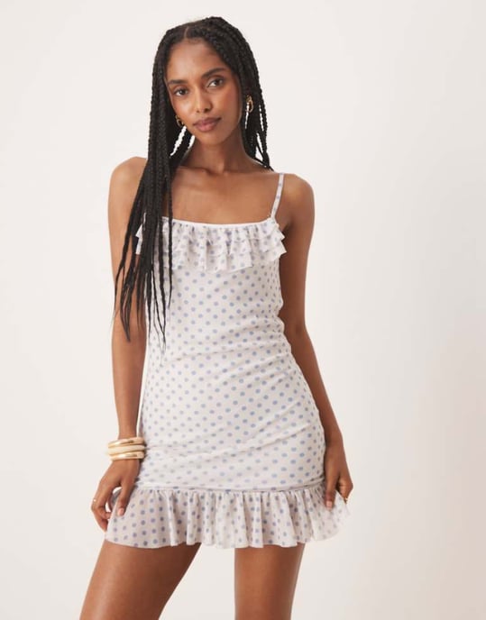 ASOS DESIGN mesh cami volang mini klänning i blå prickig - Image 1