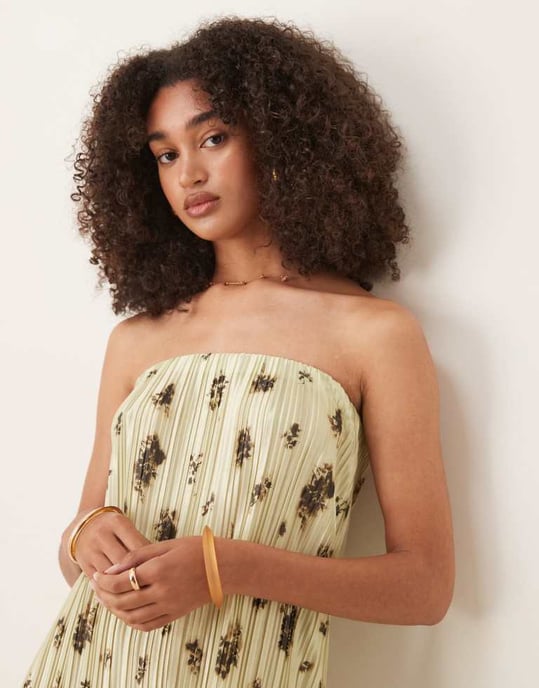ASOS DESIGN plisserad bandeau miniklänning i grön blommönster - Image 4