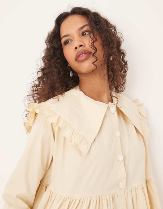 Syster Jane oversized krage frill mini klänning med hjärt knappdetalj i citron - Image 2
