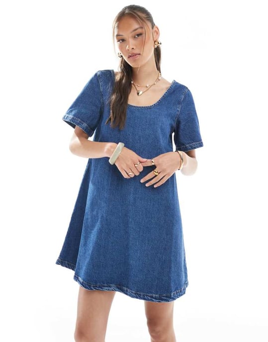 ASOS DESIGN denimkjol med rundad halsringning och korta ärmar i medelblått - Image 2