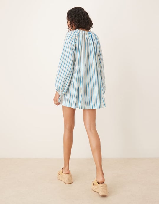 ASOS DESIGN mini-klänning med båtringning, rynkad kanal och volymärm i randig mönstring - Image 2