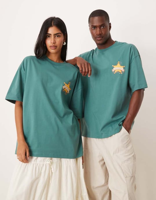 ASOS DESIGN Disney Pixar unisex oversized t-shirt med Woody Toy Story-motiv i grön - Image 1