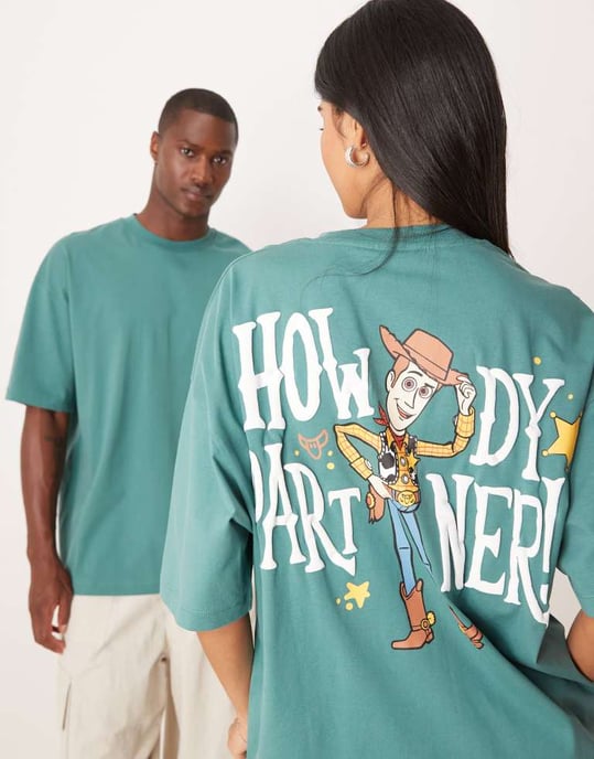 ASOS DESIGN Disney Pixar unisex oversized t-shirt med Woody Toy Story-motiv i grön - Image 2