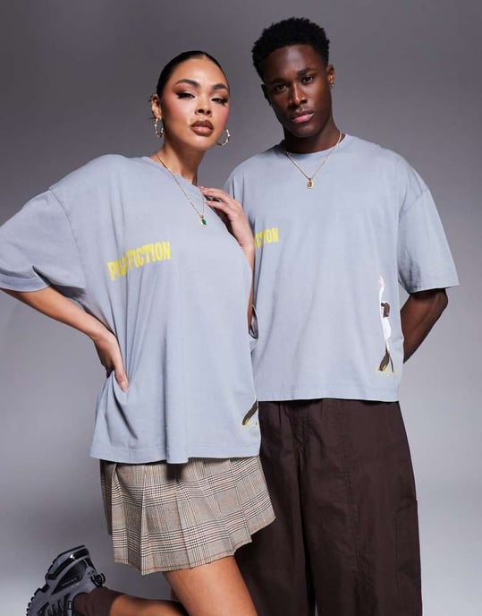 ASOS DESIGN unisex boxig oversized t-shirt med Pulp Fiction-tryck i tvättad grå - Image 4