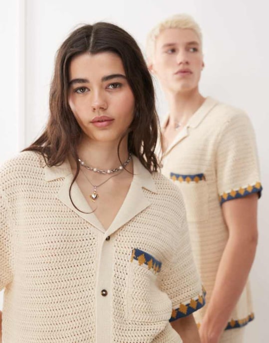 Återvunnen vintage unisex kortärmad boxig virkad skjorta i ecru co-ord - Image 3