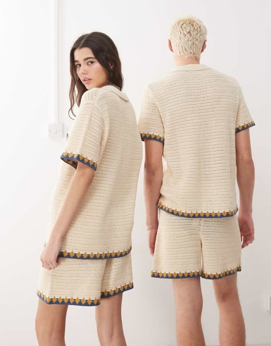 Återvunnen vintage unisex kortärmad boxig virkad skjorta i ecru co-ord - Image 4