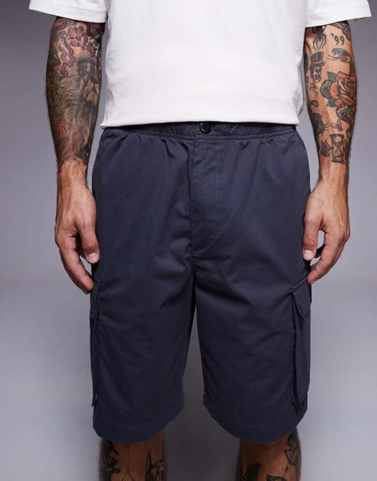 Calvin Klein Jeans cargoshorts i grått - Image 4