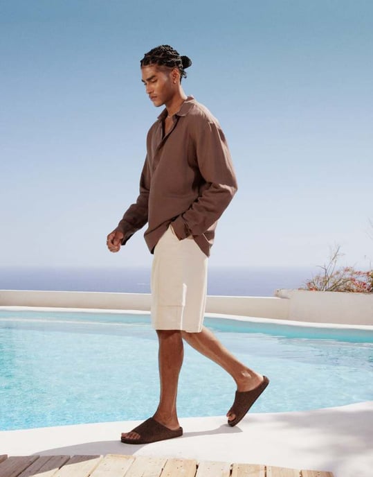 ASOS DESIGN långa shorts i strukturerad tyg i krämfärg - Image 4
