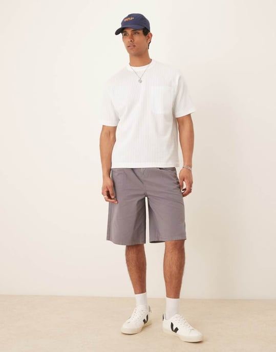ASOS DESIGN långa plisserade shorts i grått - Image 1