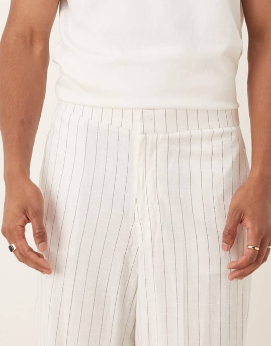 ASOS DESIGN linneblandning oversized bermuda kostymshorts i vitt randigt mönster - Image 4