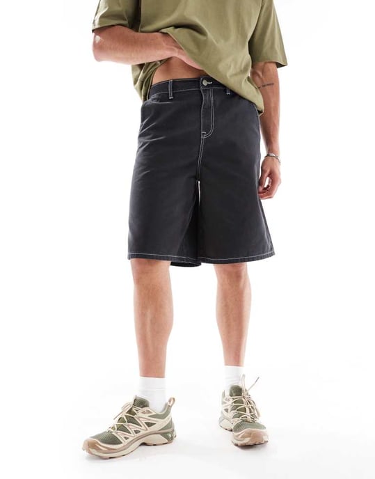 ASOS DESIGN denimshorts med broderade bakfickor i tvättad svart - Image 2