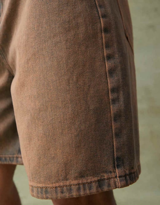 ASOS DESIGN standardlängd denimjort i brun nyans - Image 4