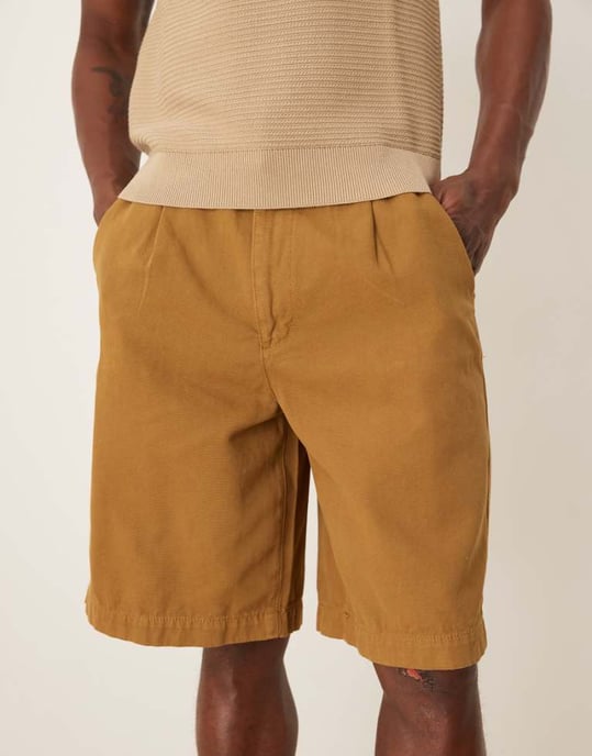 ASOS DESIGN lång längd shorts med veck och dubbla dartar i beige - Image 1