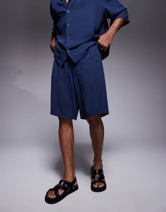 ASOS DESIGN koordshorts i lång längd i marinblått - Image 2