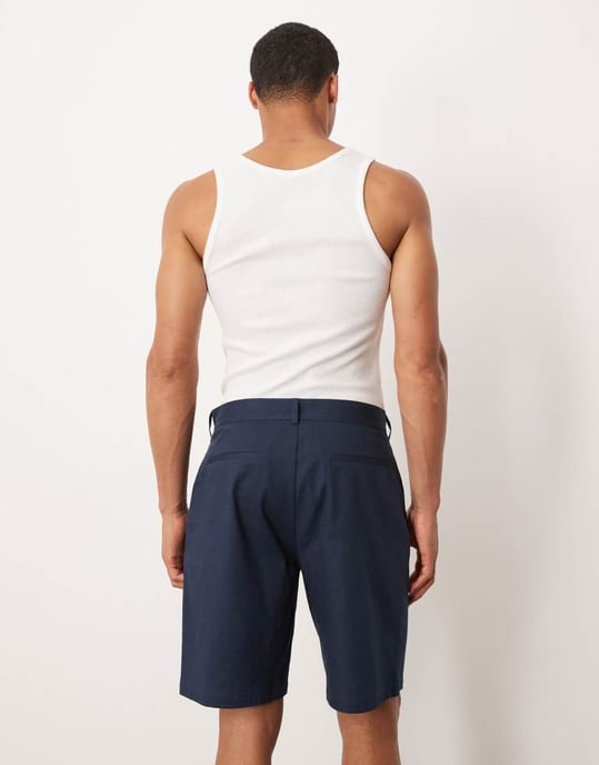 ASOS DESIGN raka chinoshorts i marinblå linneutseende - Image 2