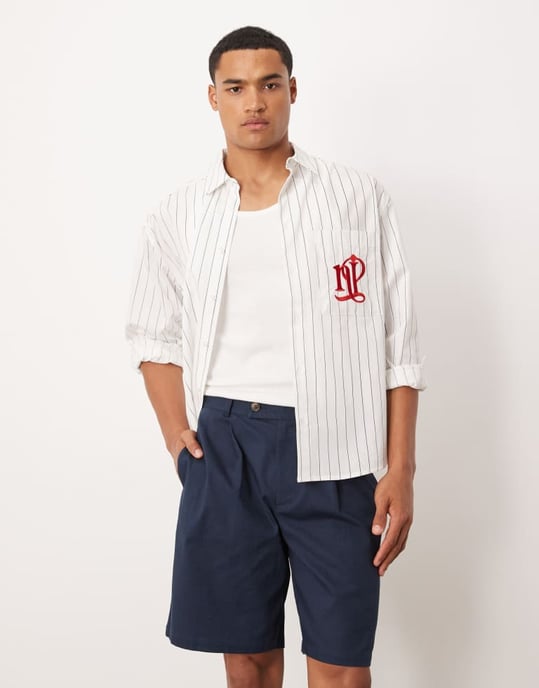 ASOS DESIGN raka chinoshorts i marinblå linneutseende - Image 4
