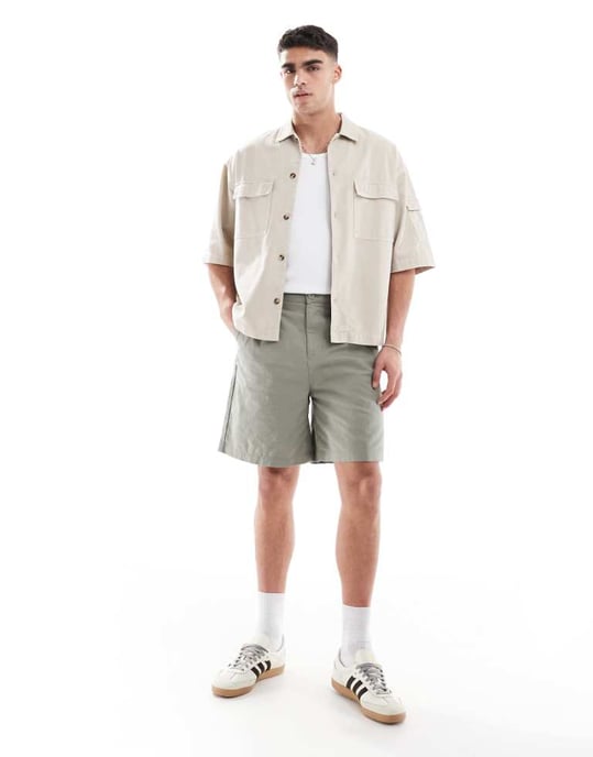 ASOS DESIGN medellånga shorts i linneblandning i khaki - Image 1
