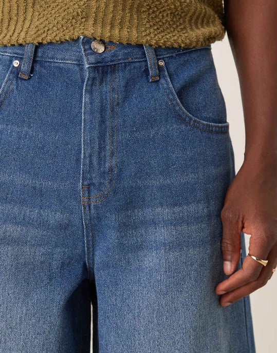ASOS DESIGN längre denimshorts i medelblå tvätt - Image 3