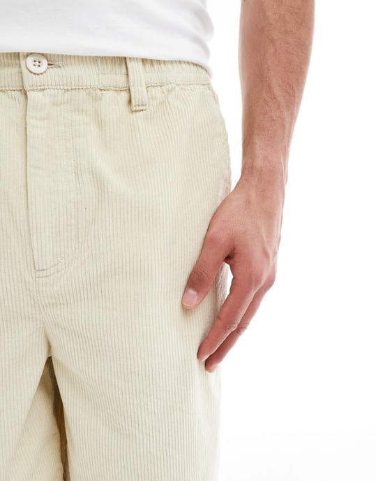 ASOS DESIGN långa kordshorts i ecru - Image 3