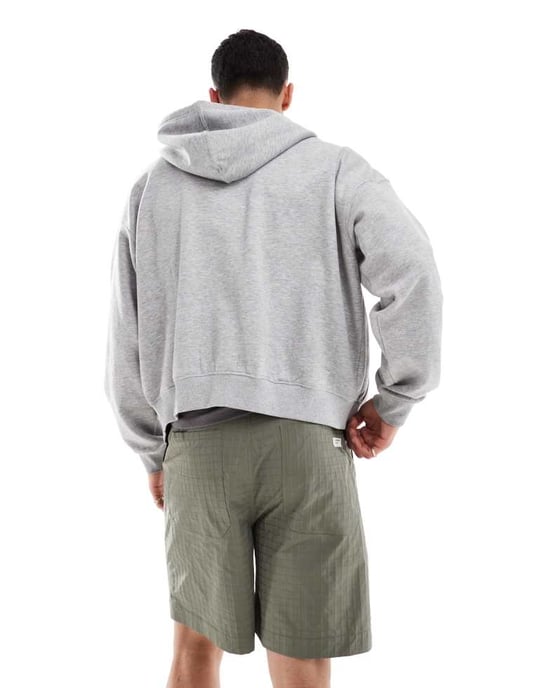 ASOS DESIGN lång längd strukturerade shorts med arbetsklädespatch i grön - Image 3