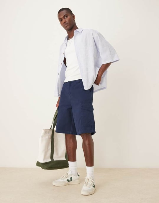 ASOS DESIGN långa cargoshorts i marinblå - Image 3
