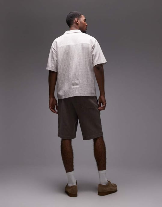 Topman avslappnad passform texturerad shorts i brun - Image 4