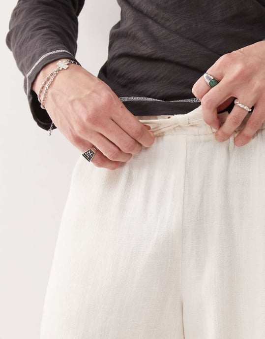 Återvunnen vintage linnemix shorts i krämfärg - Image 4