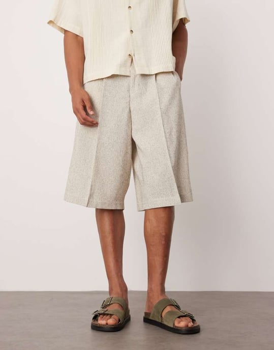 ASOS DESIGN smart oversized bermudashorts med cremefärgad textur - Image 2