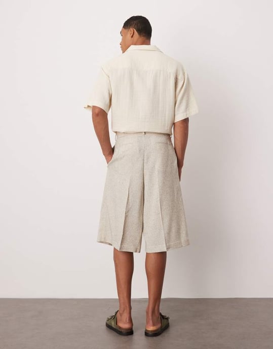 ASOS DESIGN smart oversized bermudashorts med cremefärgad textur - Image 3