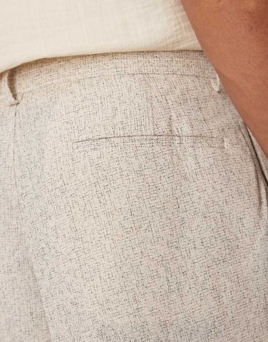 ASOS DESIGN smart oversized bermudashorts med cremefärgad textur - Image 4