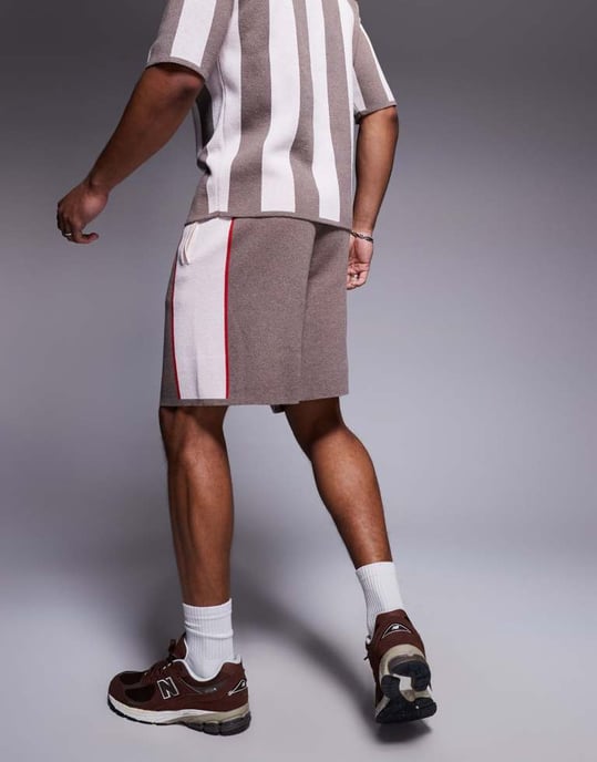 ASOS DESIGN stickade texturerade shorts med sidrem i sten - Image 4