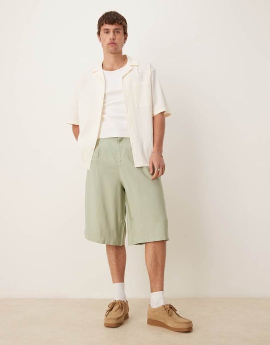 ASOS DESIGN oversized bermudashorts med veckdetaljer i salvia - Image 1