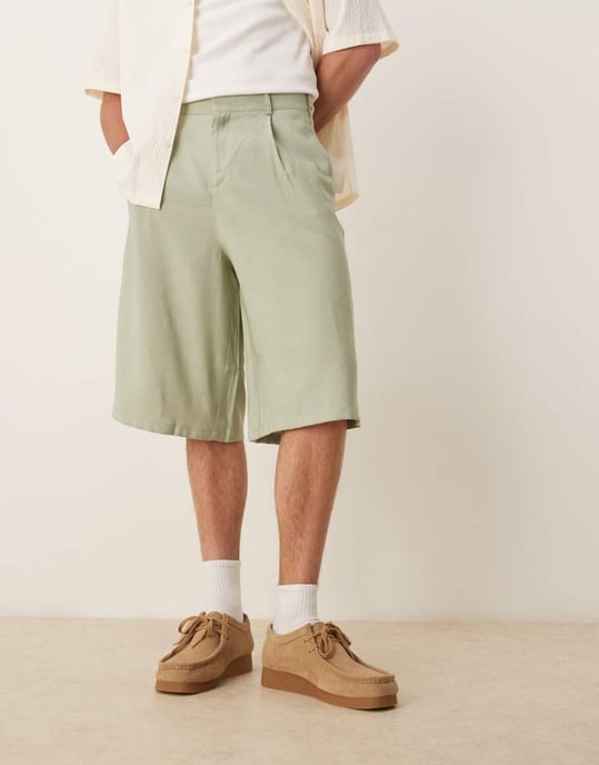 ASOS DESIGN oversized bermudashorts med veckdetaljer i salvia - Image 2