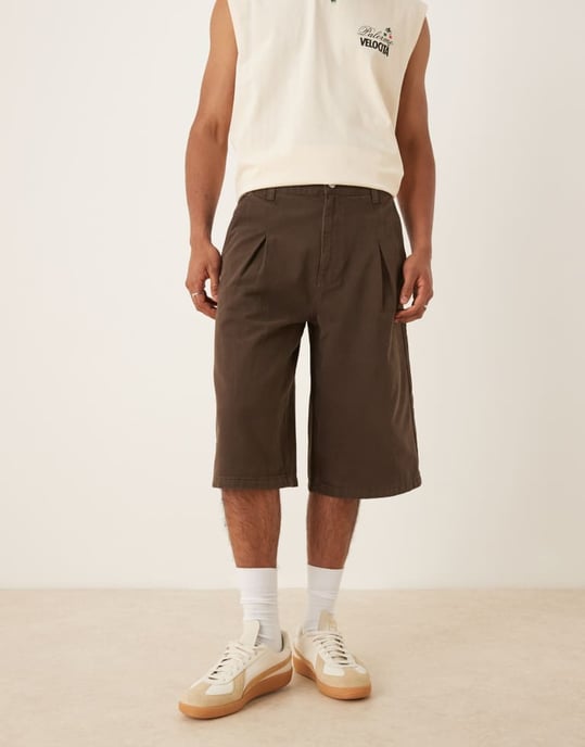 ASOS DESIGN längre denimshorts med boxveck i brun tvätt - Image 3